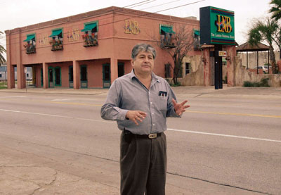 Earth Mover: Julio del Carpio Image